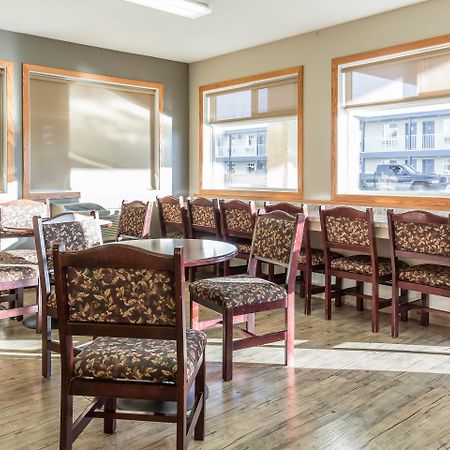 Empire Inn & Suites Penhold المظهر الخارجي الصورة