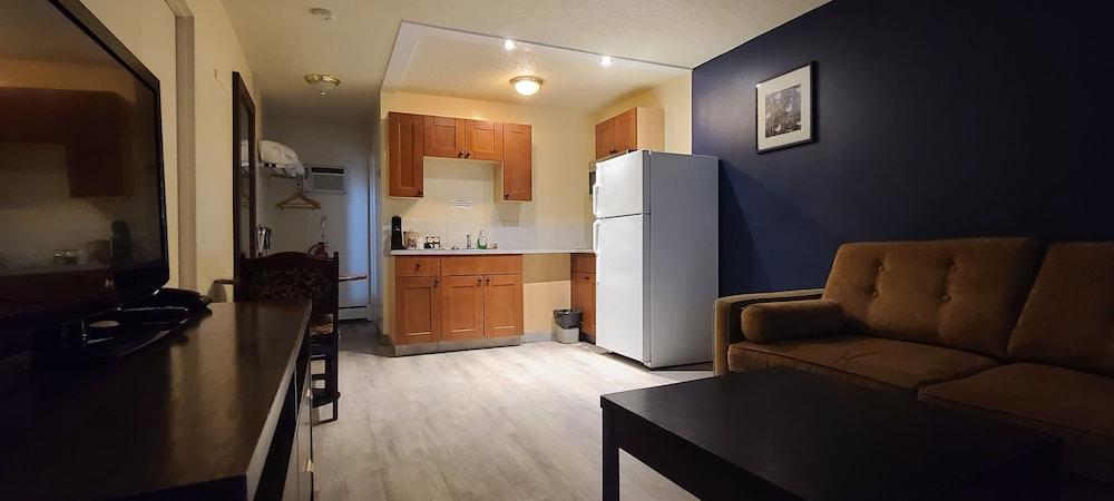 Empire Inn & Suites Penhold المظهر الخارجي الصورة