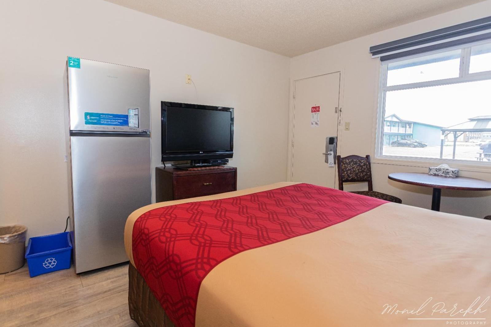 Empire Inn & Suites Penhold المظهر الخارجي الصورة