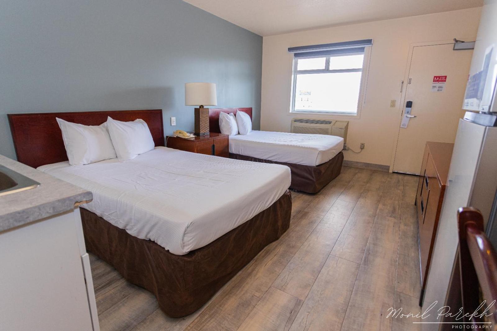 Empire Inn & Suites Penhold المظهر الخارجي الصورة