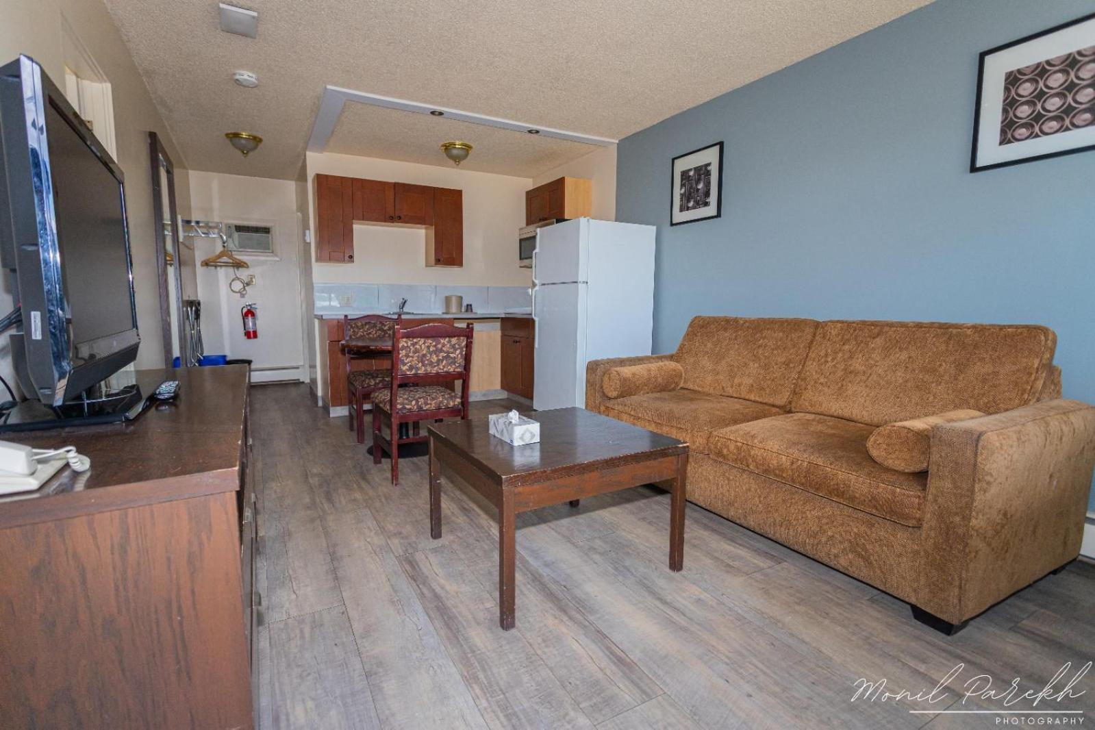 Empire Inn & Suites Penhold المظهر الخارجي الصورة