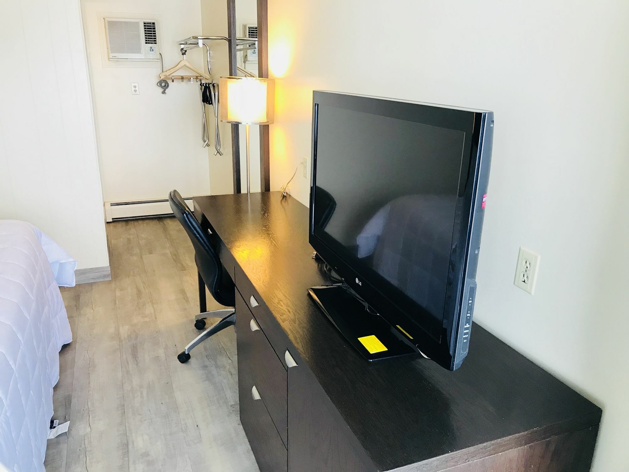 Empire Inn & Suites Penhold المظهر الخارجي الصورة
