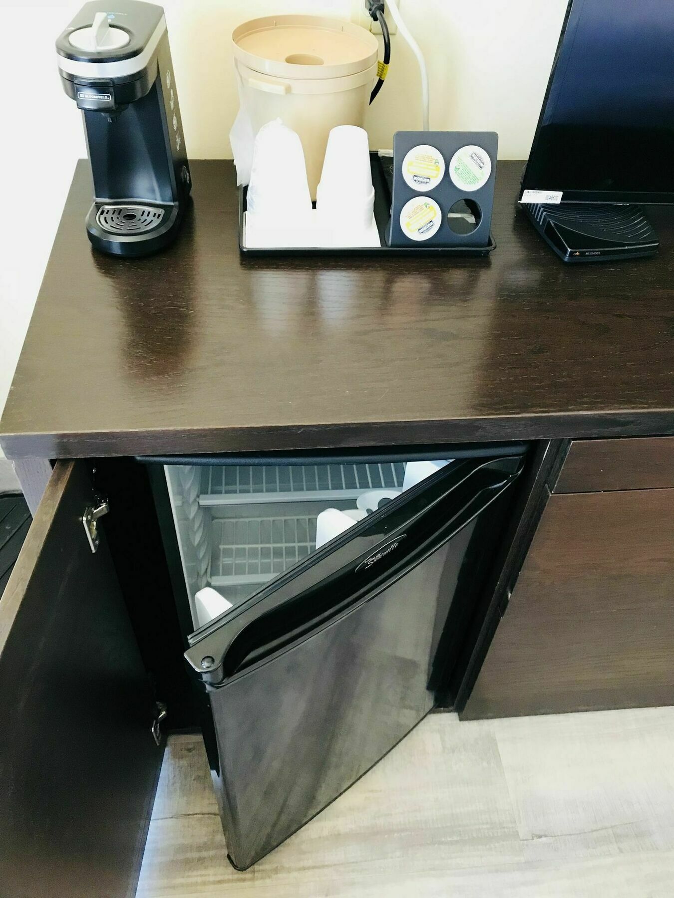 Empire Inn & Suites Penhold المظهر الخارجي الصورة