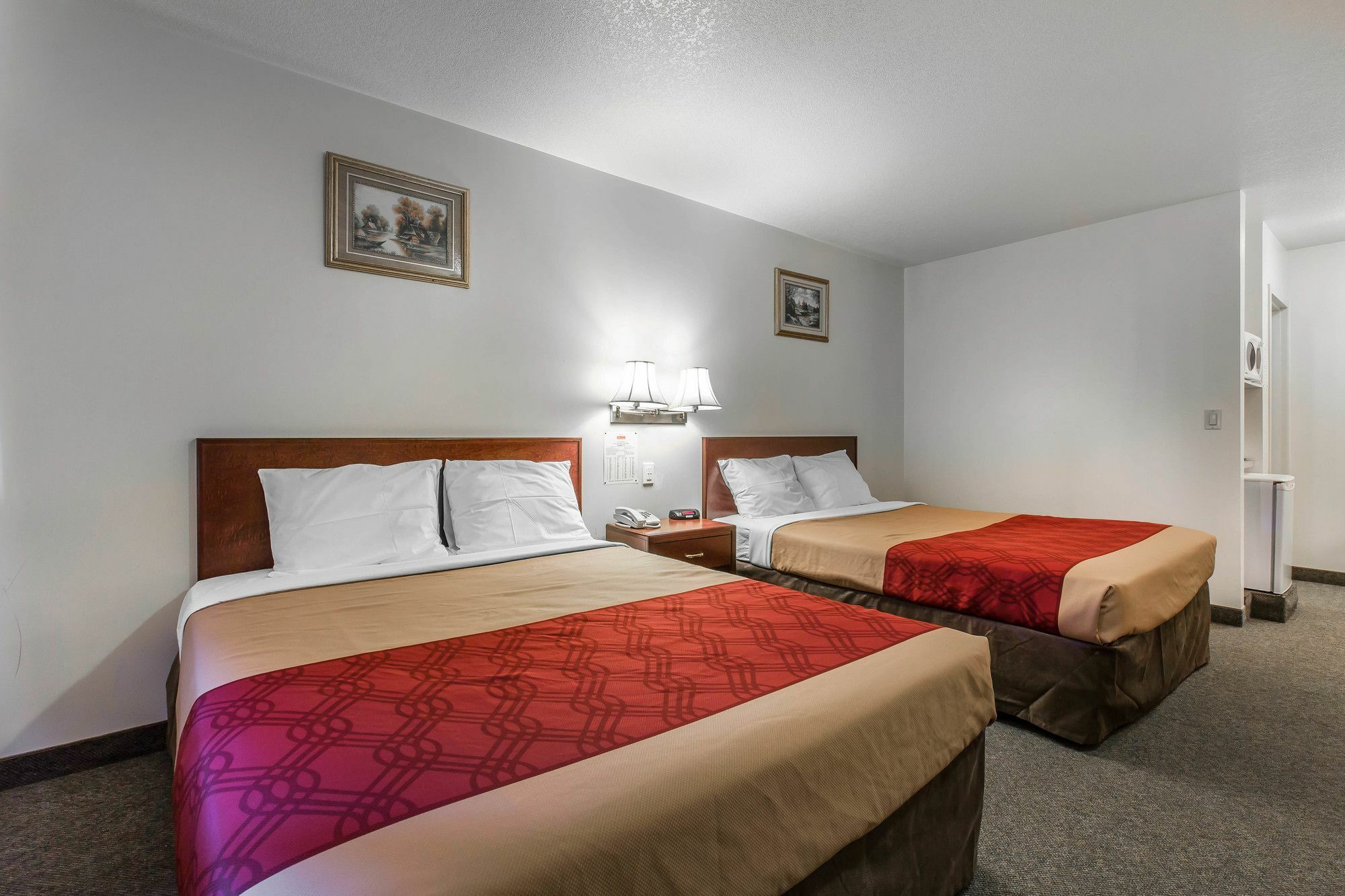 Empire Inn & Suites Penhold المظهر الخارجي الصورة